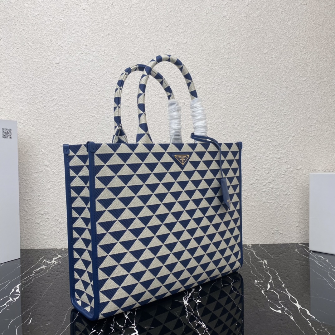 Pra*a small tote in saffiano leather 1ba356-39*31*11cm