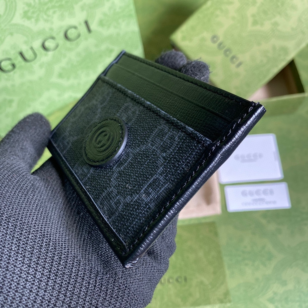 G*u*i wallet-10*7.5cm