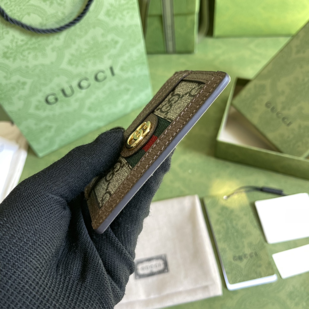 G*u*i wallet-10*7.5cm