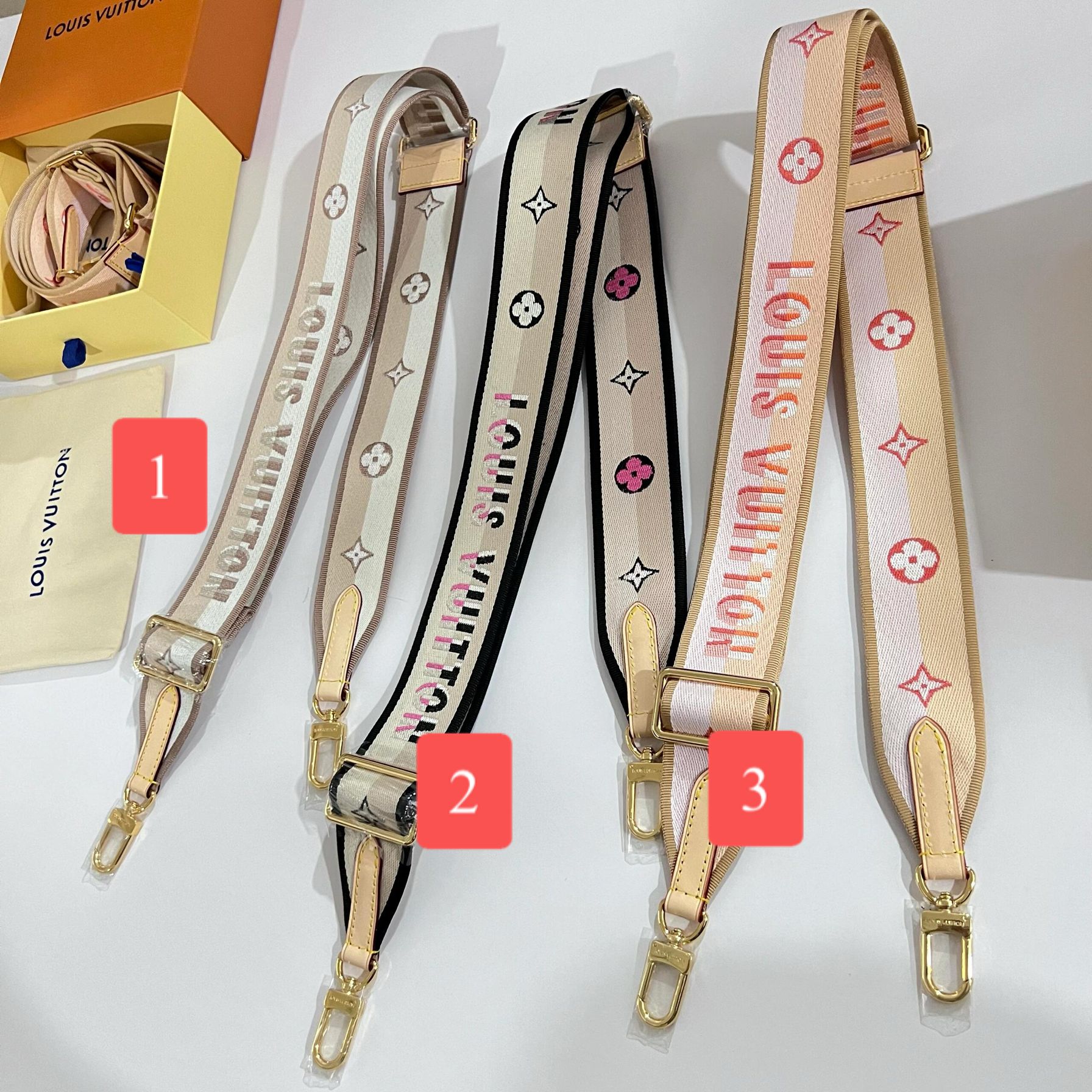 l0*is V*t0n straps