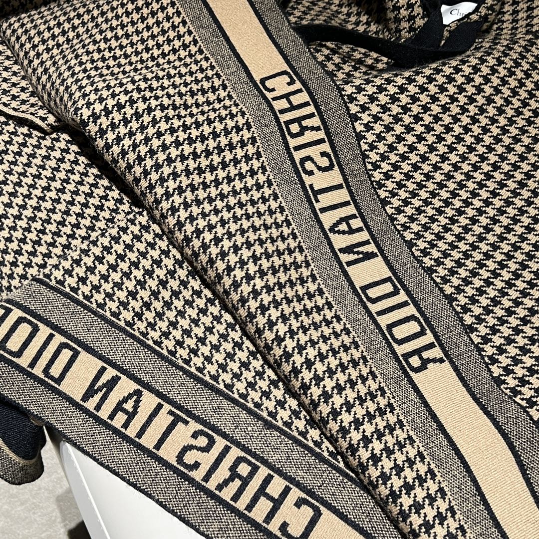 D*or cloak