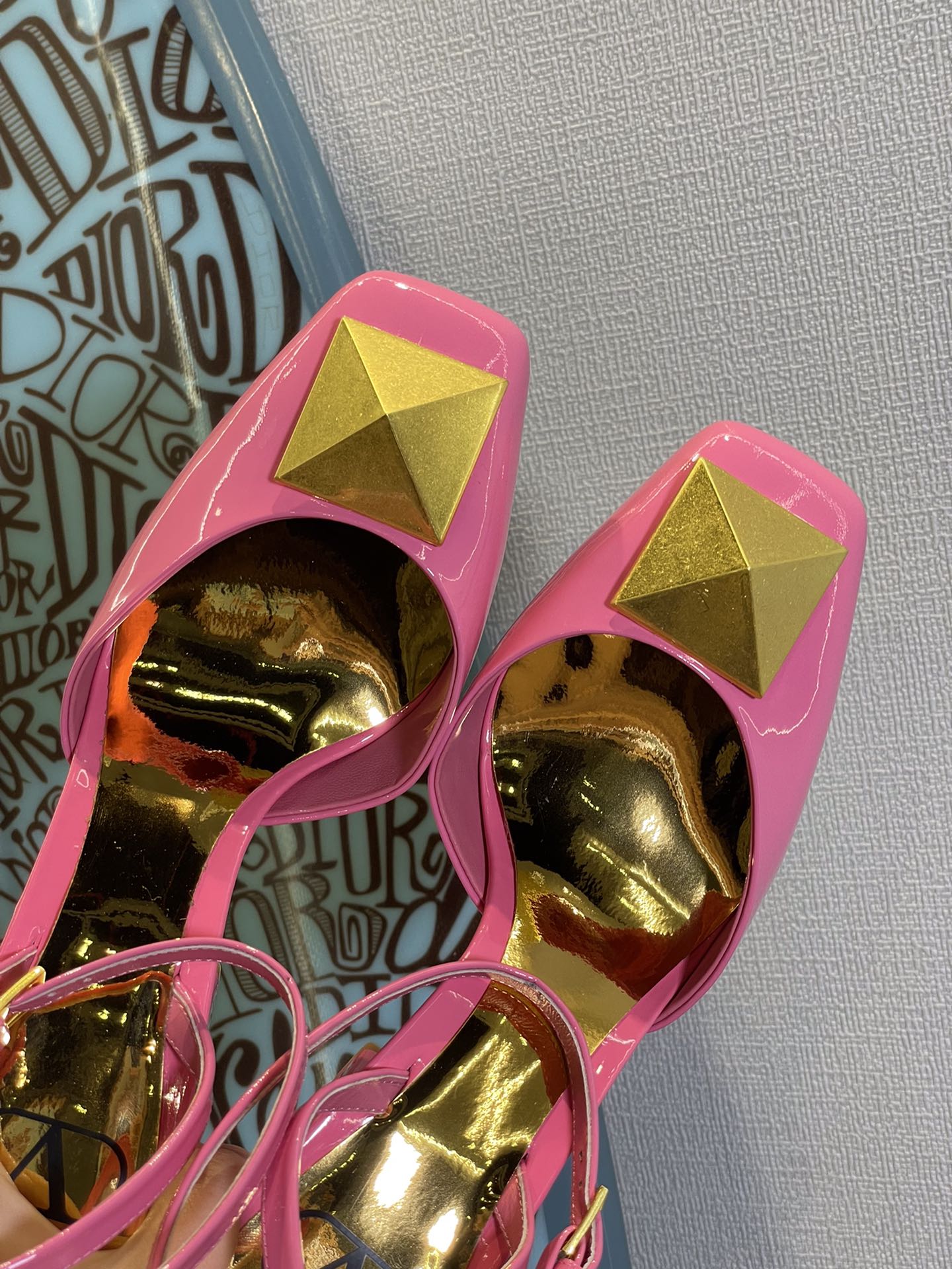 Va1e*ntin0 2022ss heels