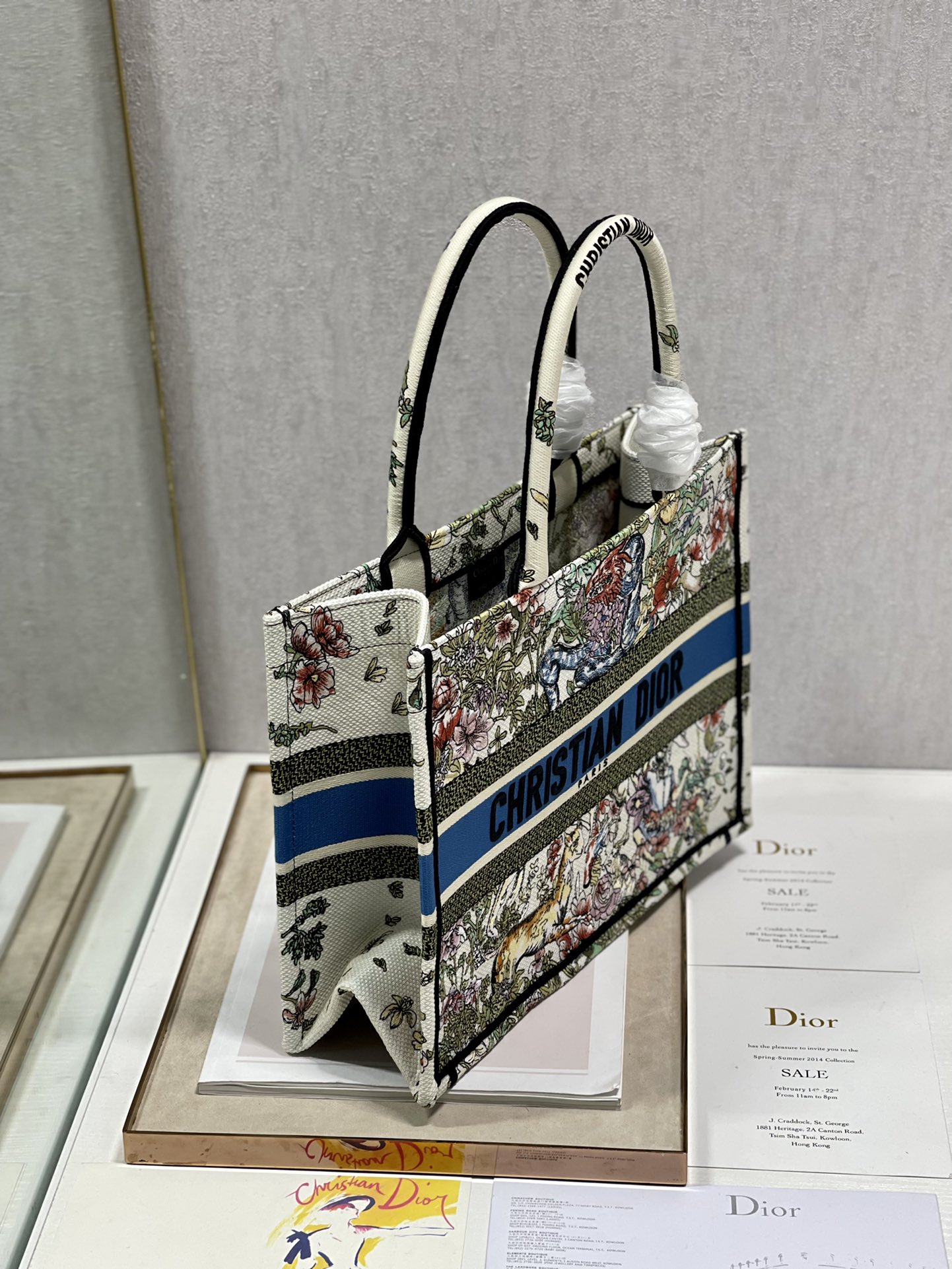 D*or book tote