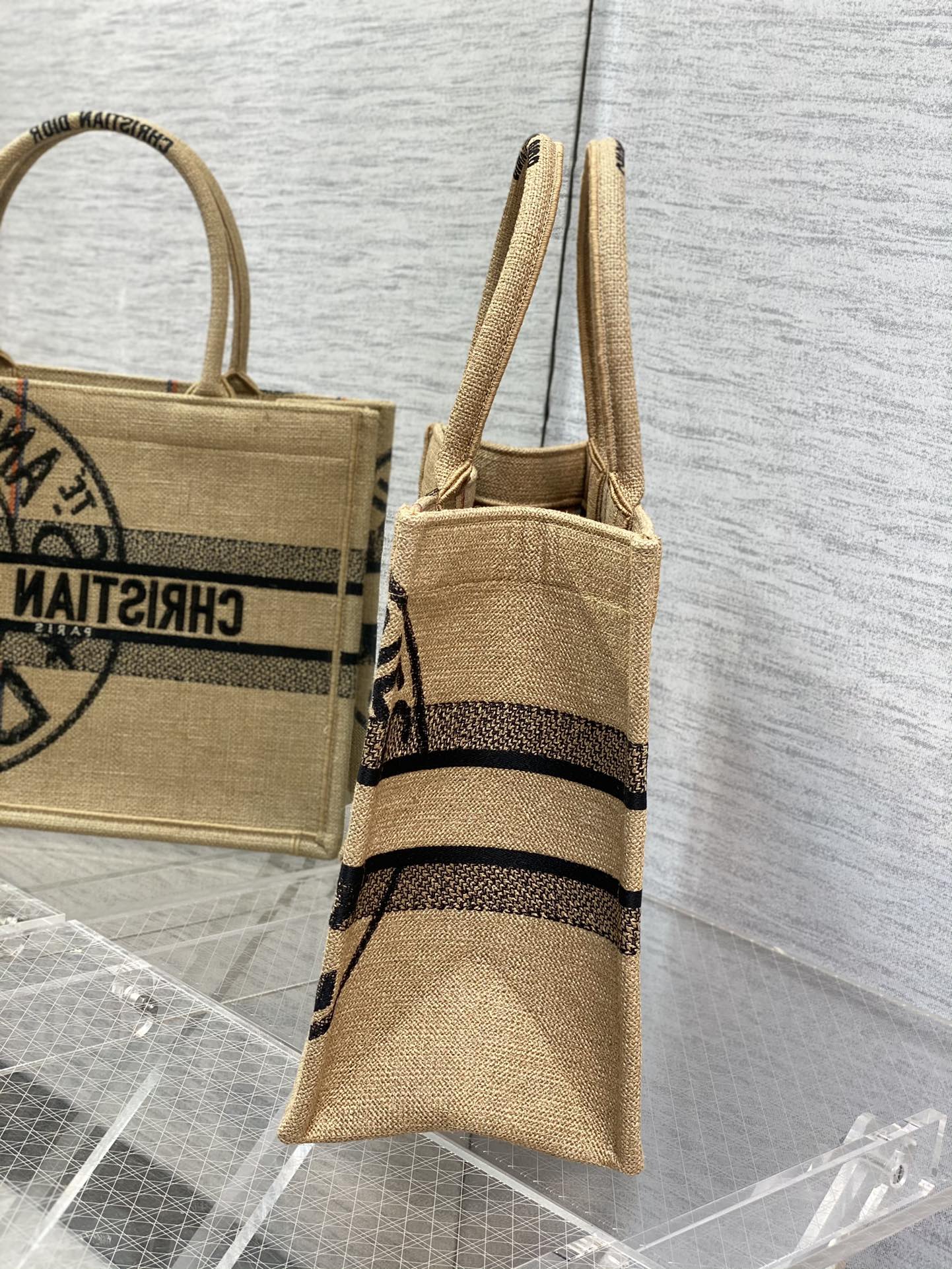 D*or small book tote-36.5cm