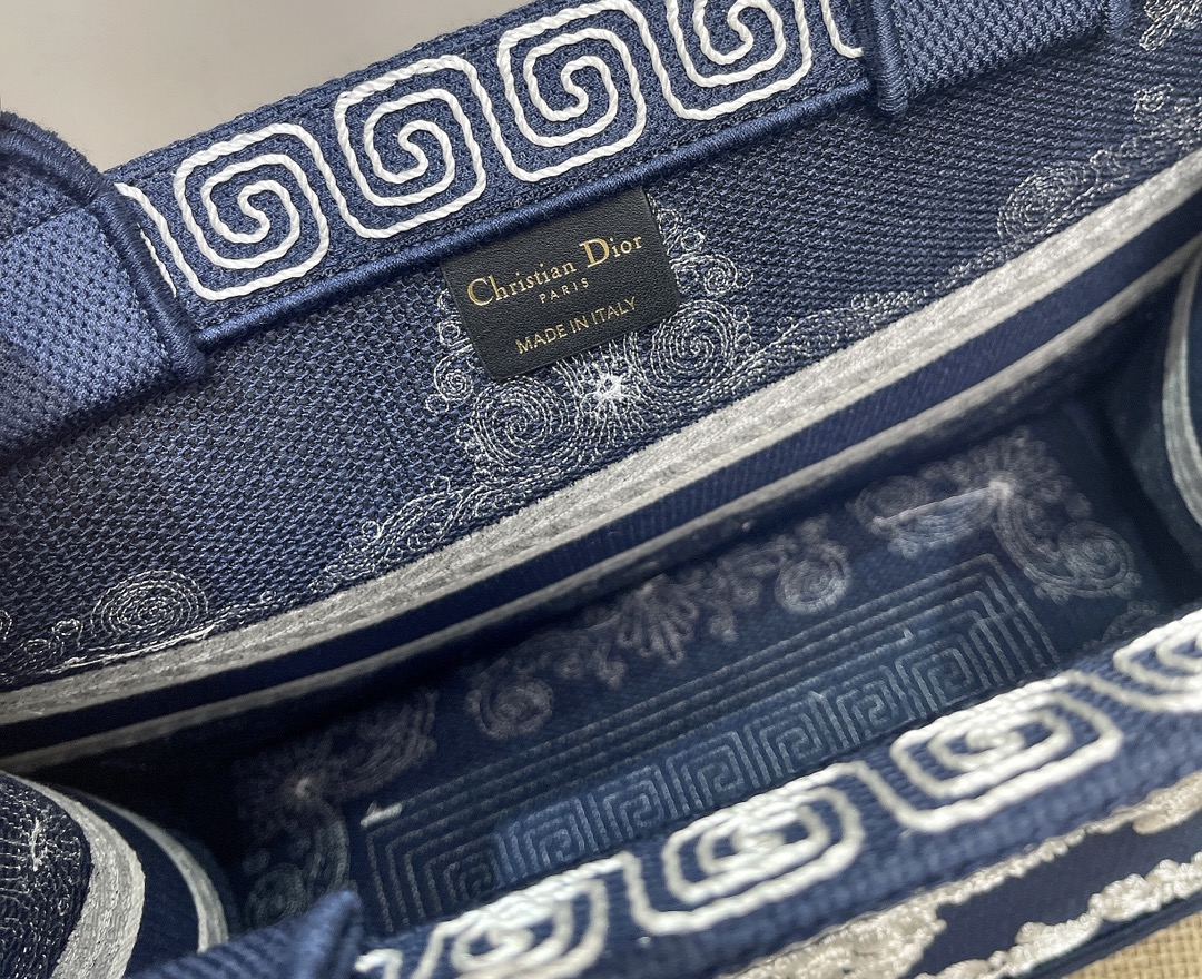 D*or small book tote-36.5cm