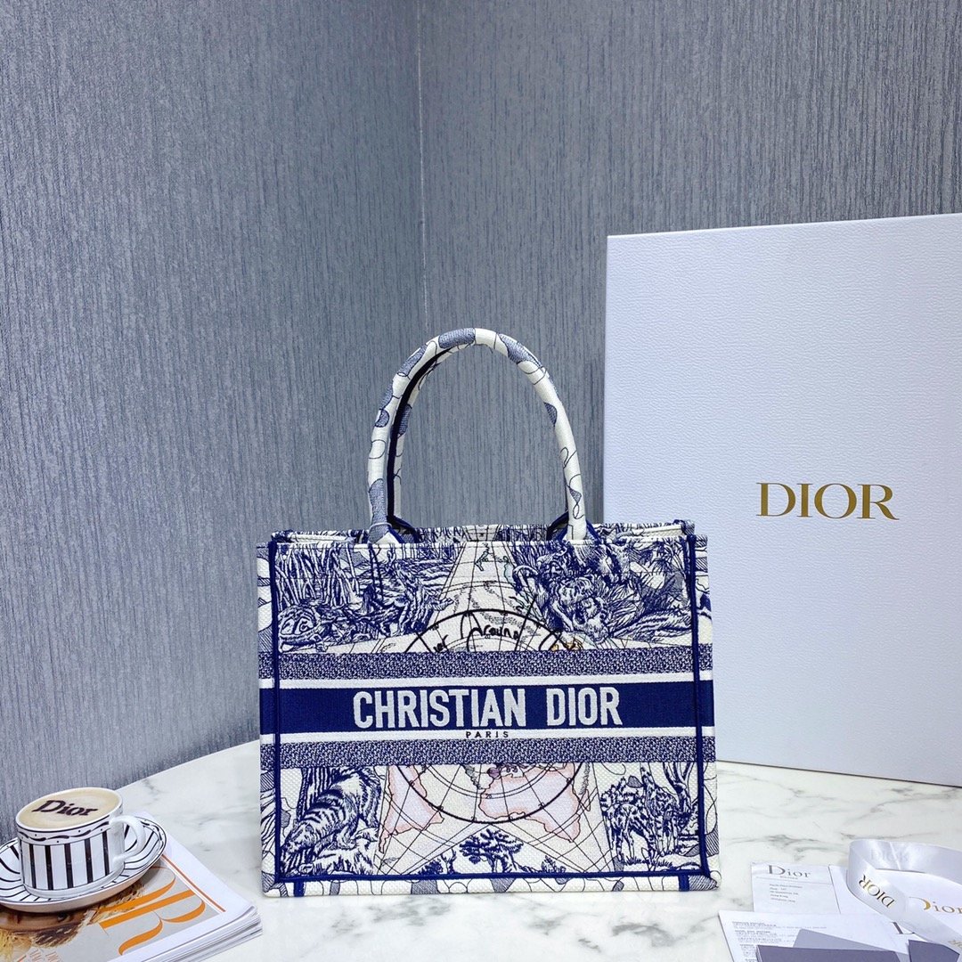 D*or small book tote-36.5cm