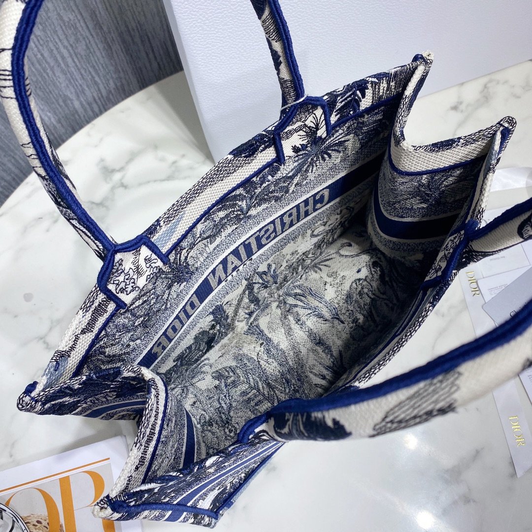 D*or small book tote-36.5cm