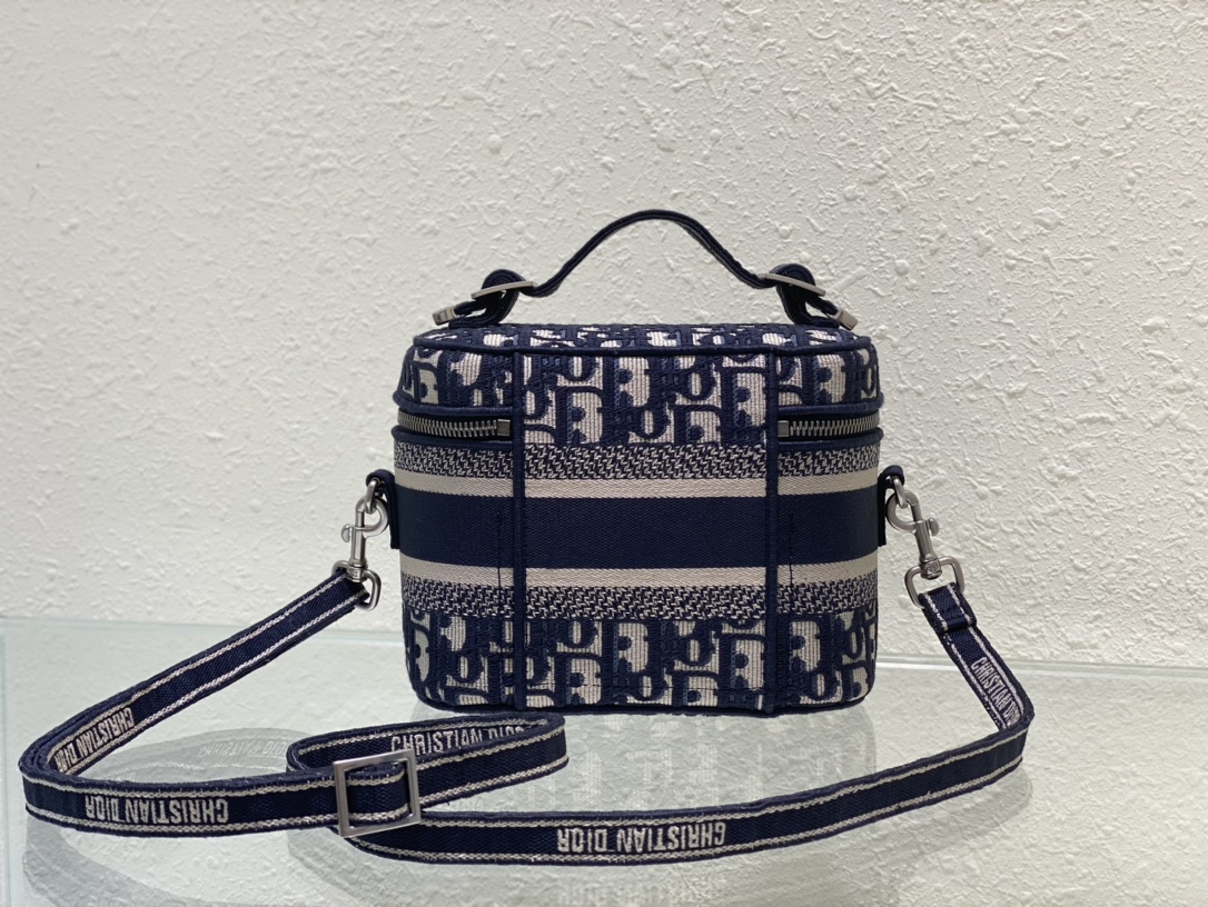 D*or cosmetic bag-18*.5*13*10.5cm