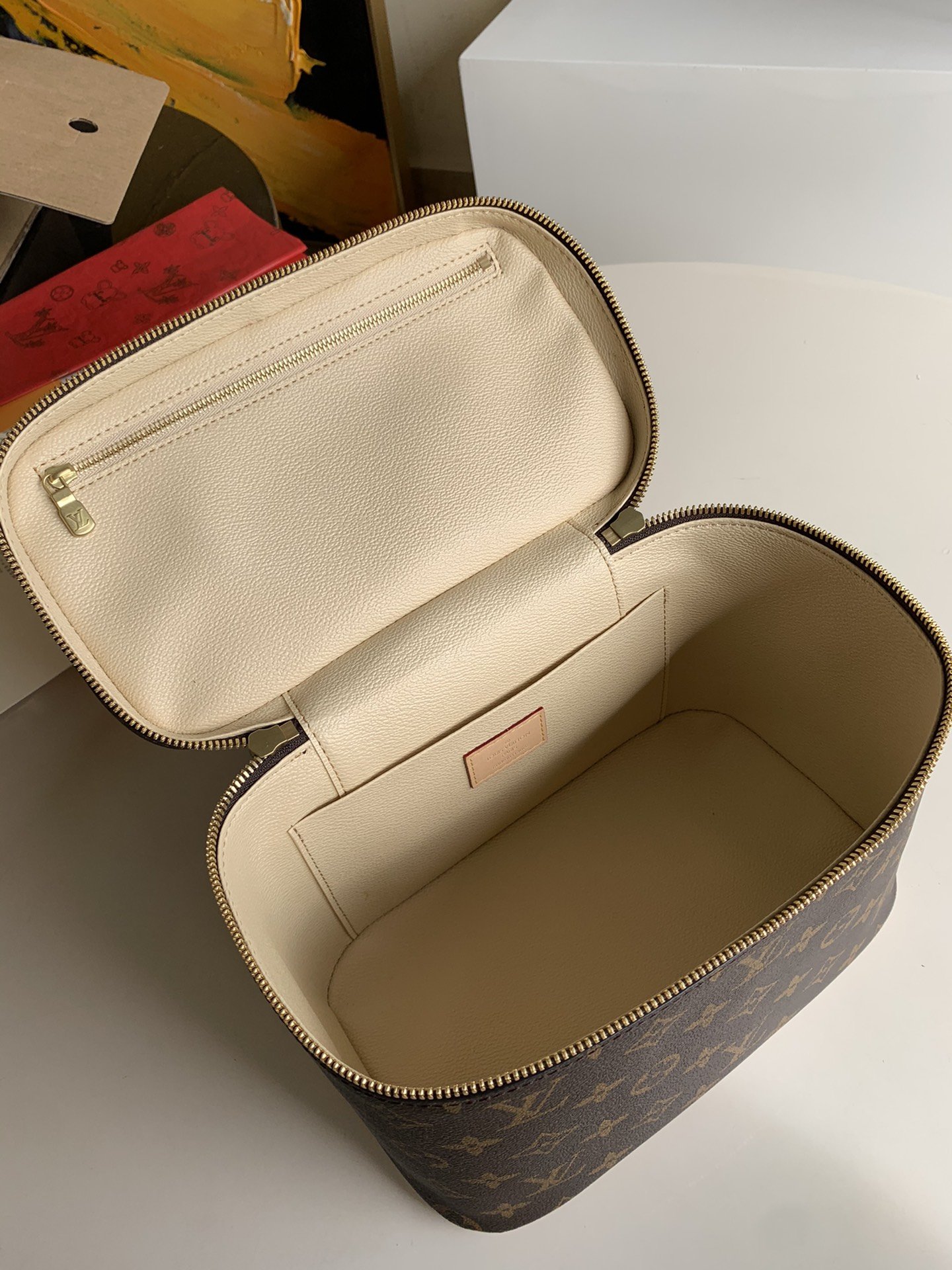 l0*is V*t0n cosmetic bag