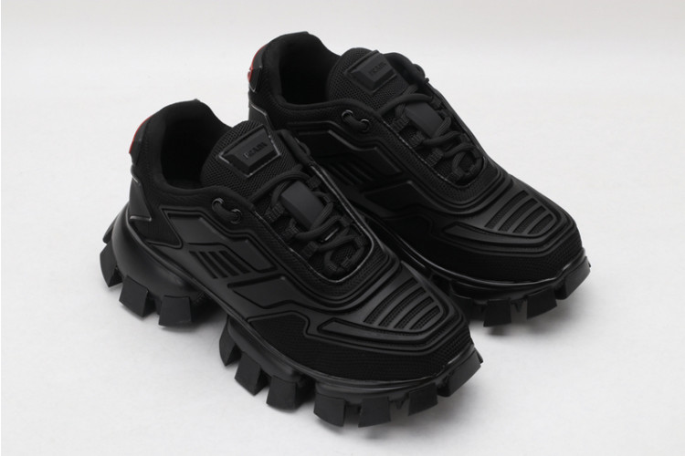 Pra*a sneaker