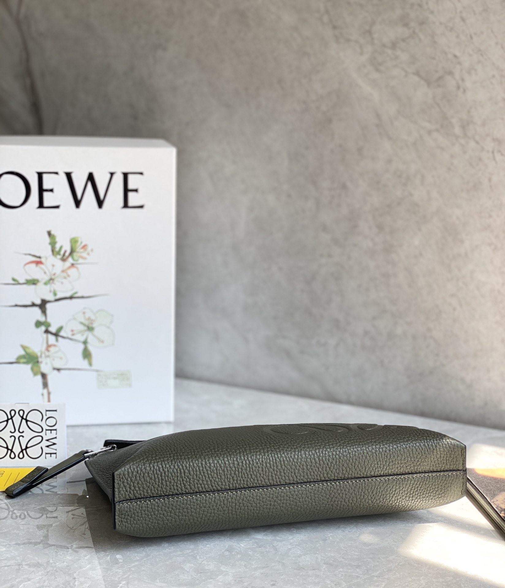 L0ew* pouch-29.5*20cm