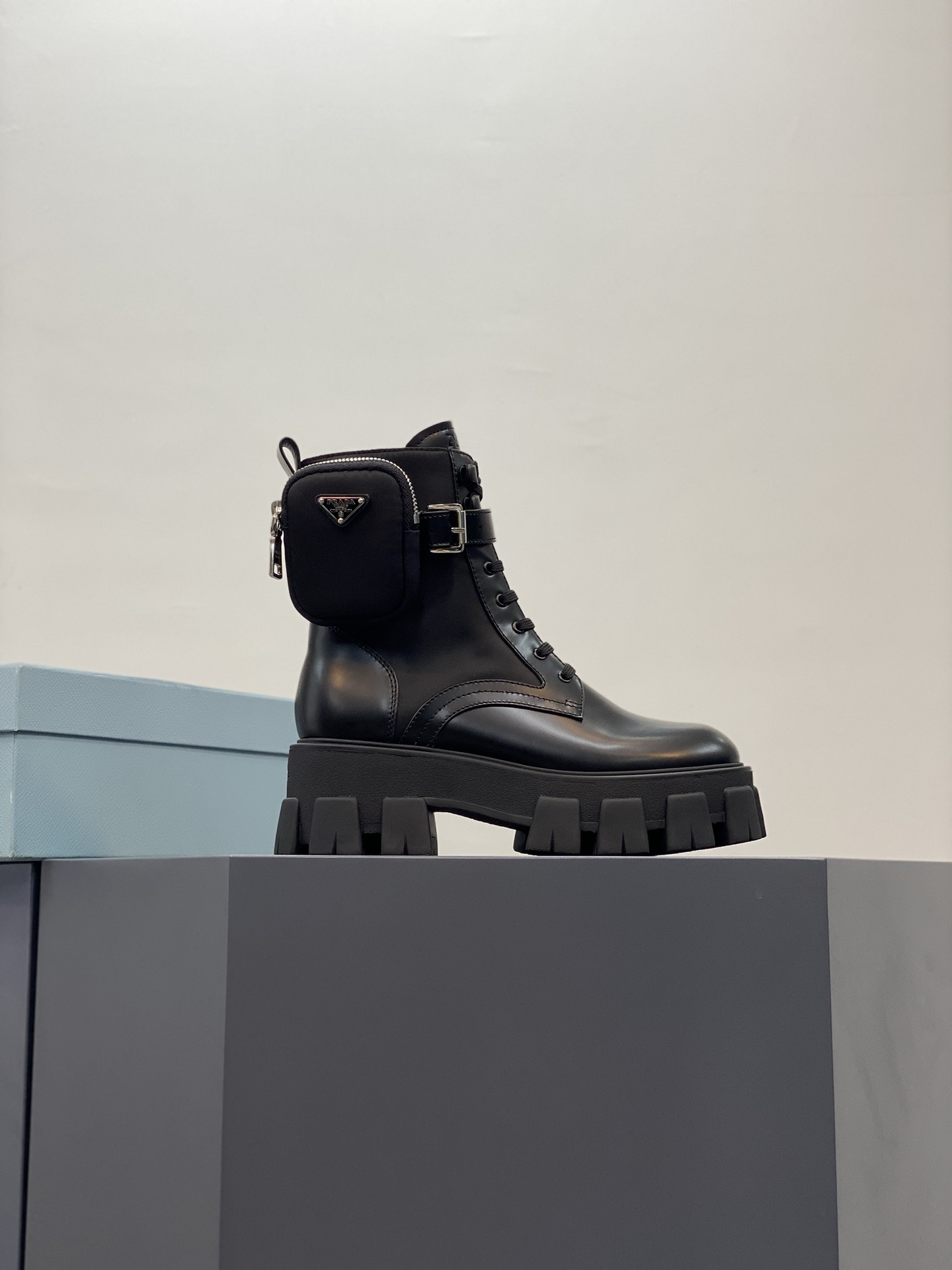 Pra*a 2020ss boots(not shiny version)