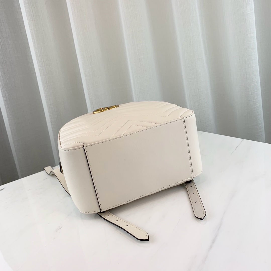 G*u*i backpack-22.5x26x11cm