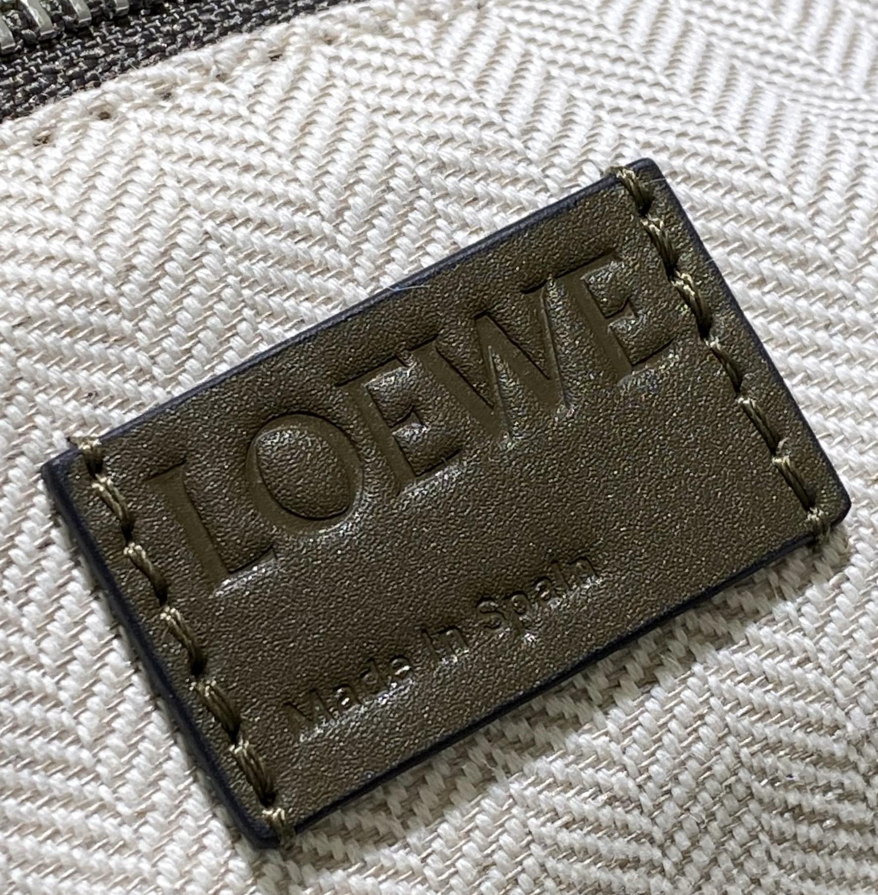 L0ew* puzzle medium bag-29*18*12cm