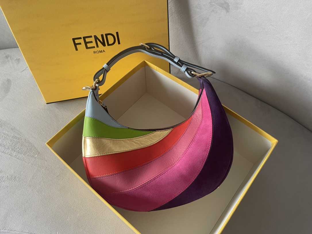 F**di praphy-29x24.5x10cm