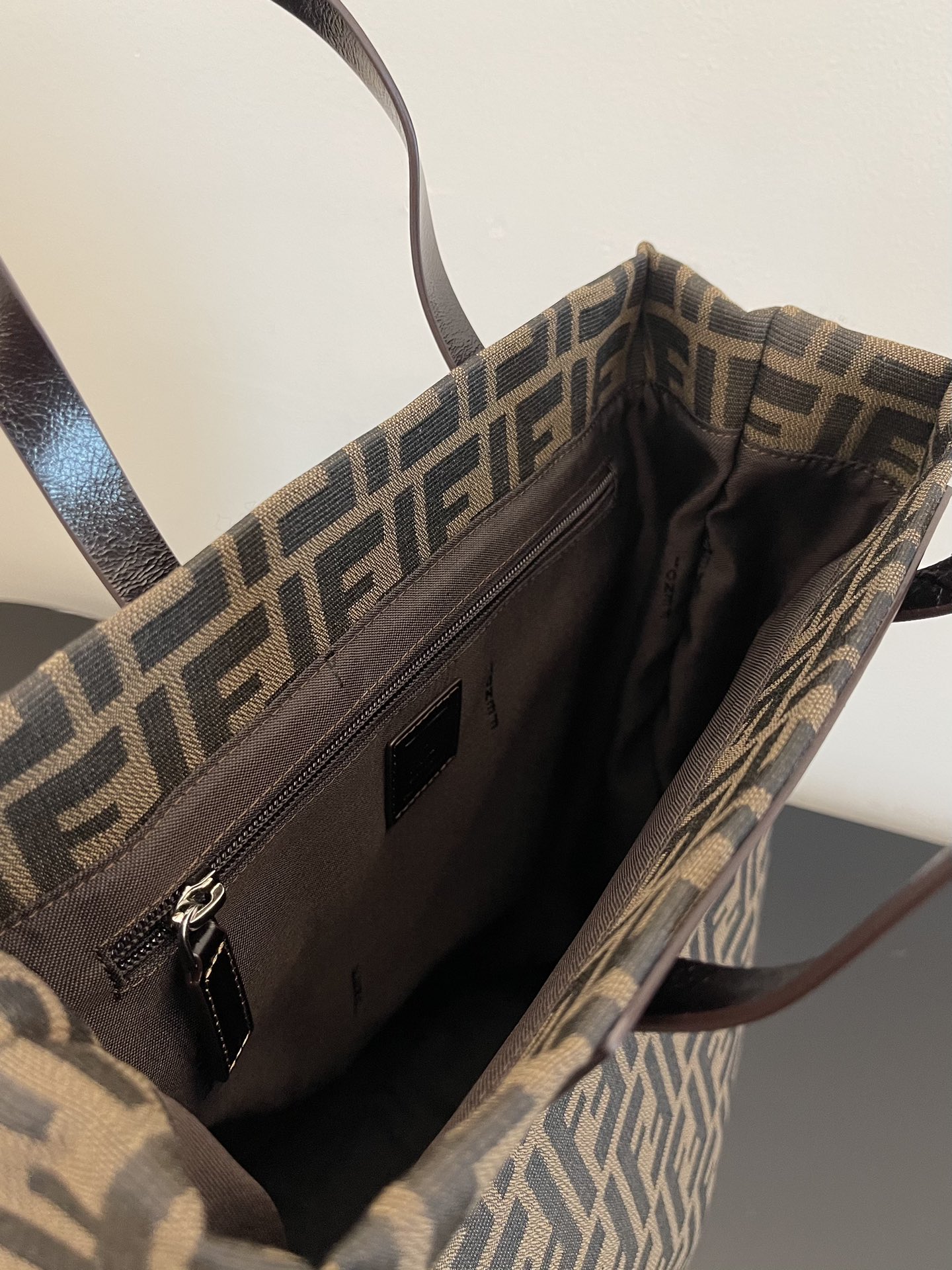 F**di vintage tote-27x13x37cm