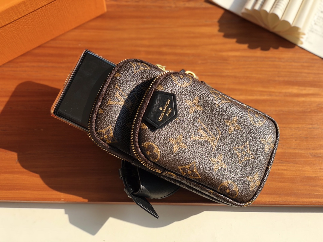 l0*is V*t0n functional bag-10*18*9.0cm