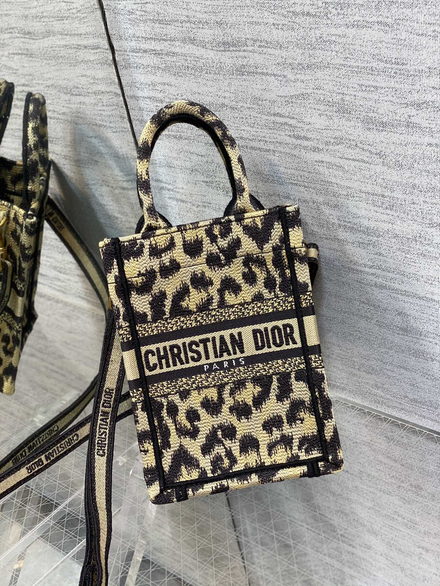 D*or mini book tote-13.5*5*18cm