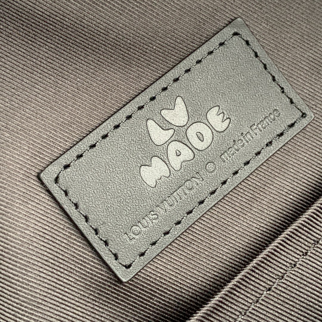 l0*is V*t0n utilitary backpack m45962-30*42*14cm