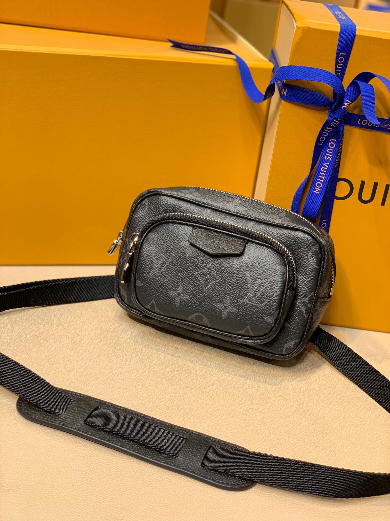 l0*is V*t0n taigarama outdoor bag-m30755-15*9*7cm
