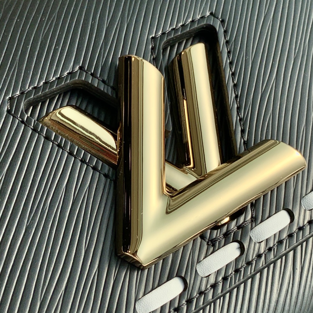 l0*is V*t0n wild at heart twist mm-23*17*9.5cm