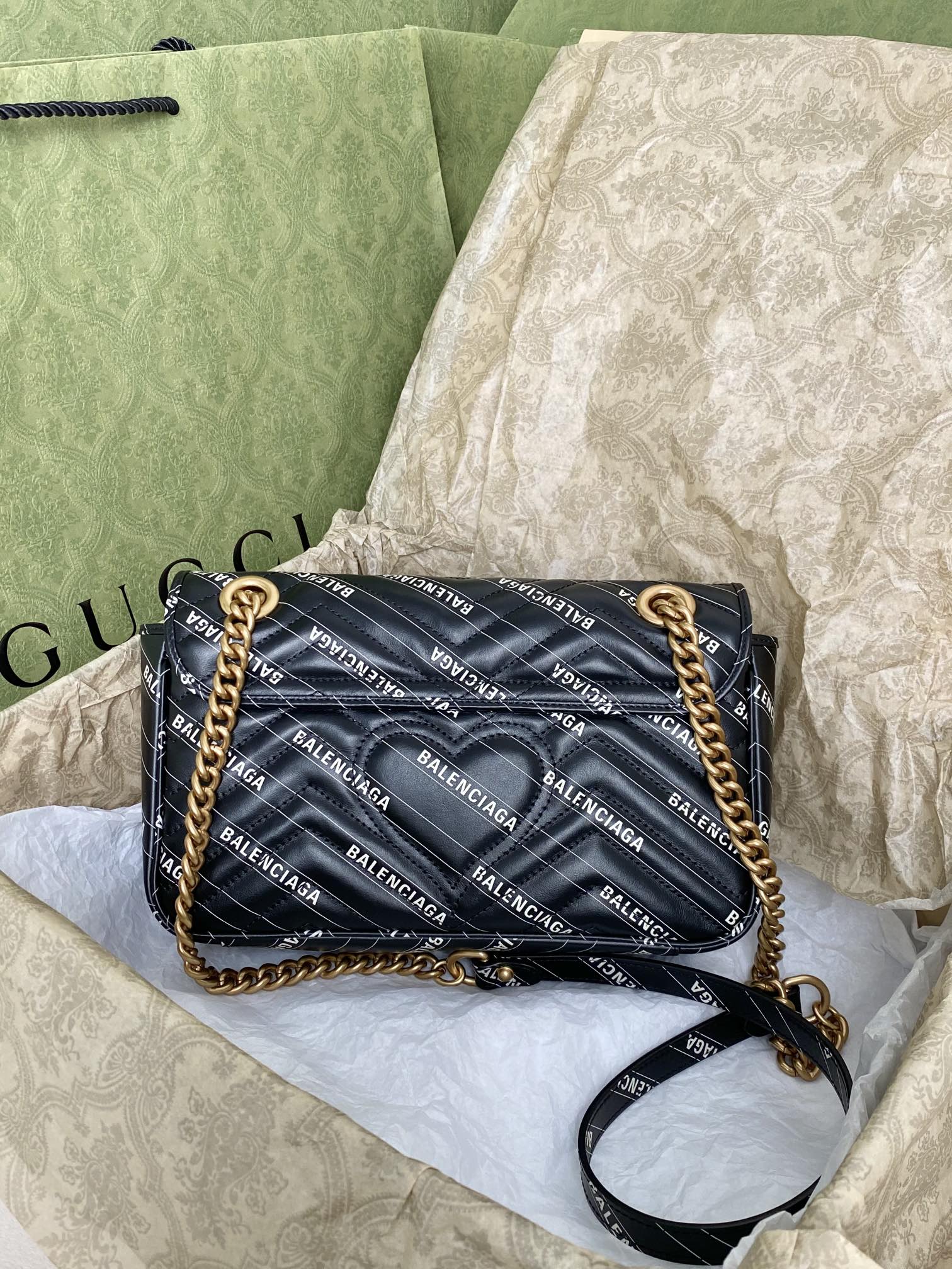 G*u*i&ba*len*cia*ga marmont bag-26*15*7cm