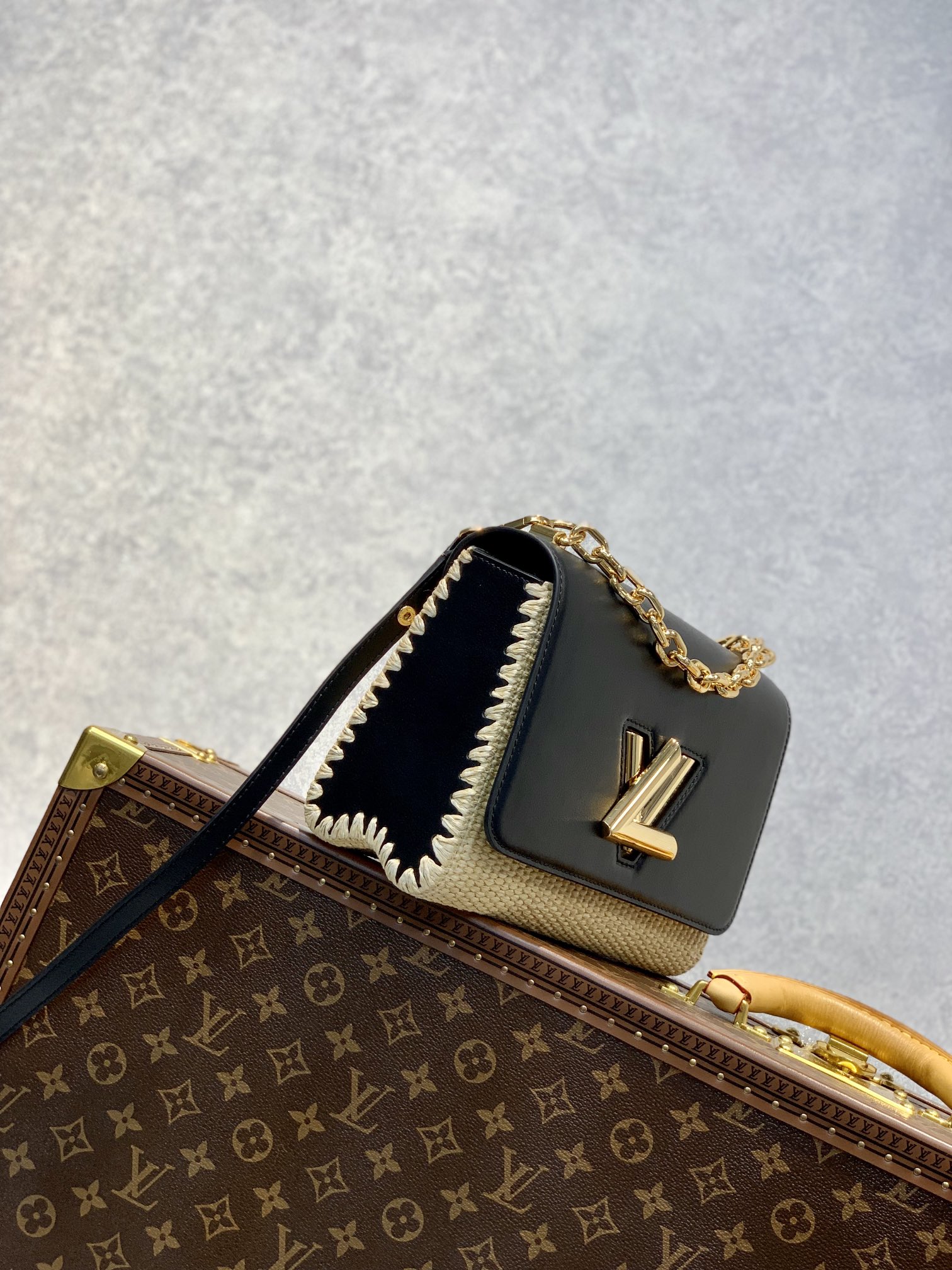 l0*is V*t0n twist mm-23*18*8cm