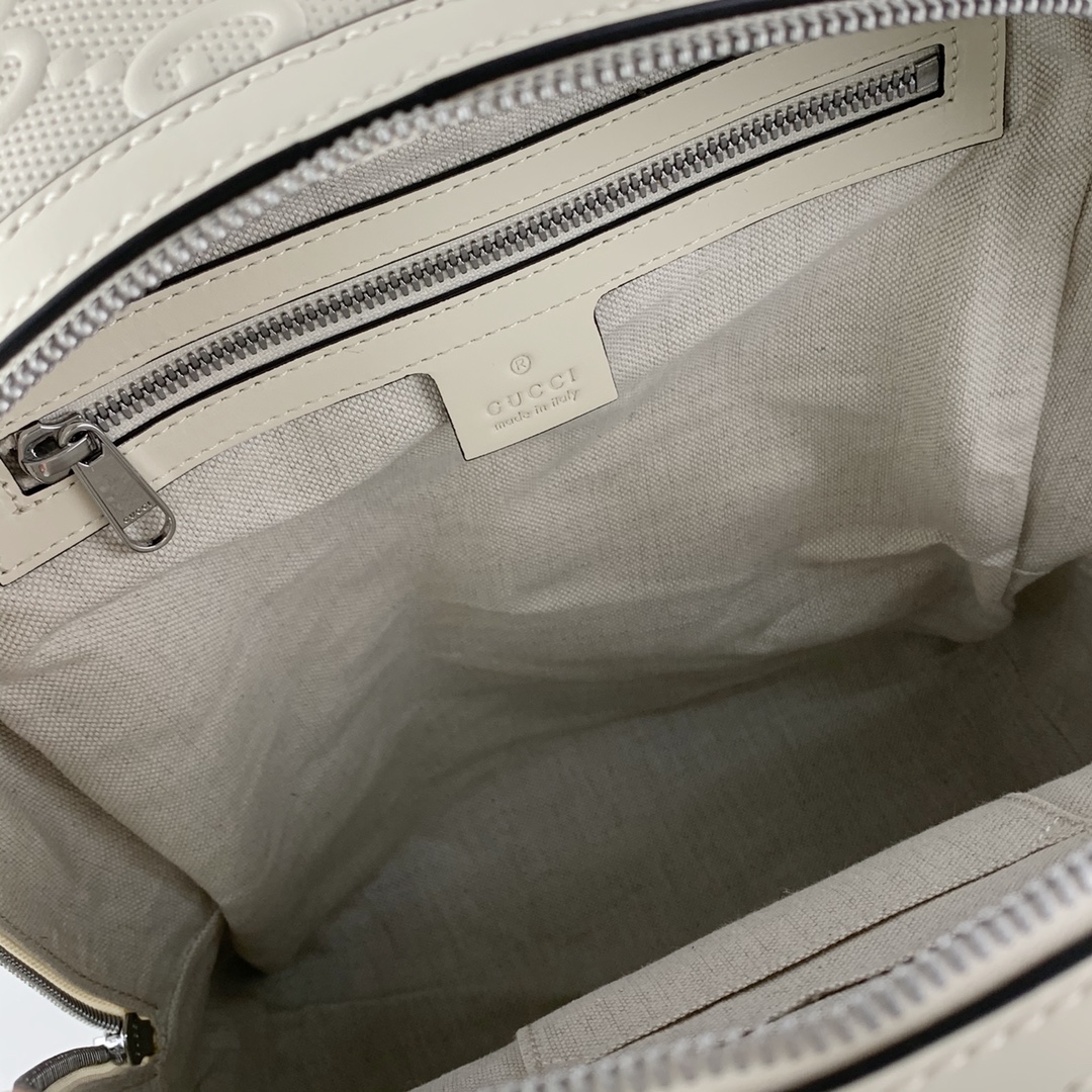 G*u*i backpack-27*37*13cm