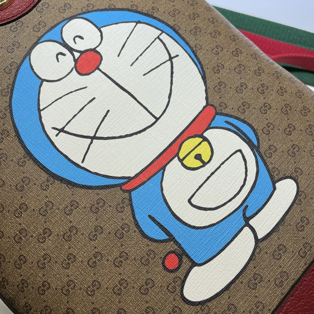 G*u*i backpack-22*29*15cm