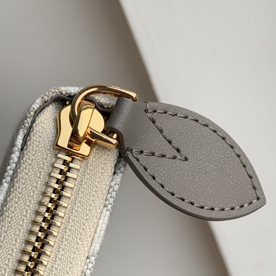 l0*is V*t0n zippy wallet m81172-20*10cm