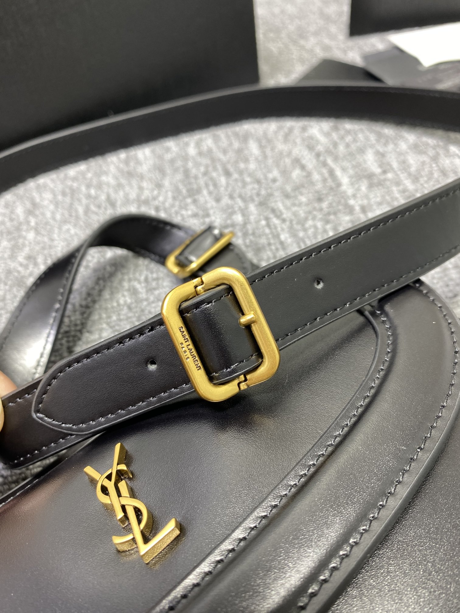 Va1e*ntin0 charlie handbags-18.5x13x3.5cm