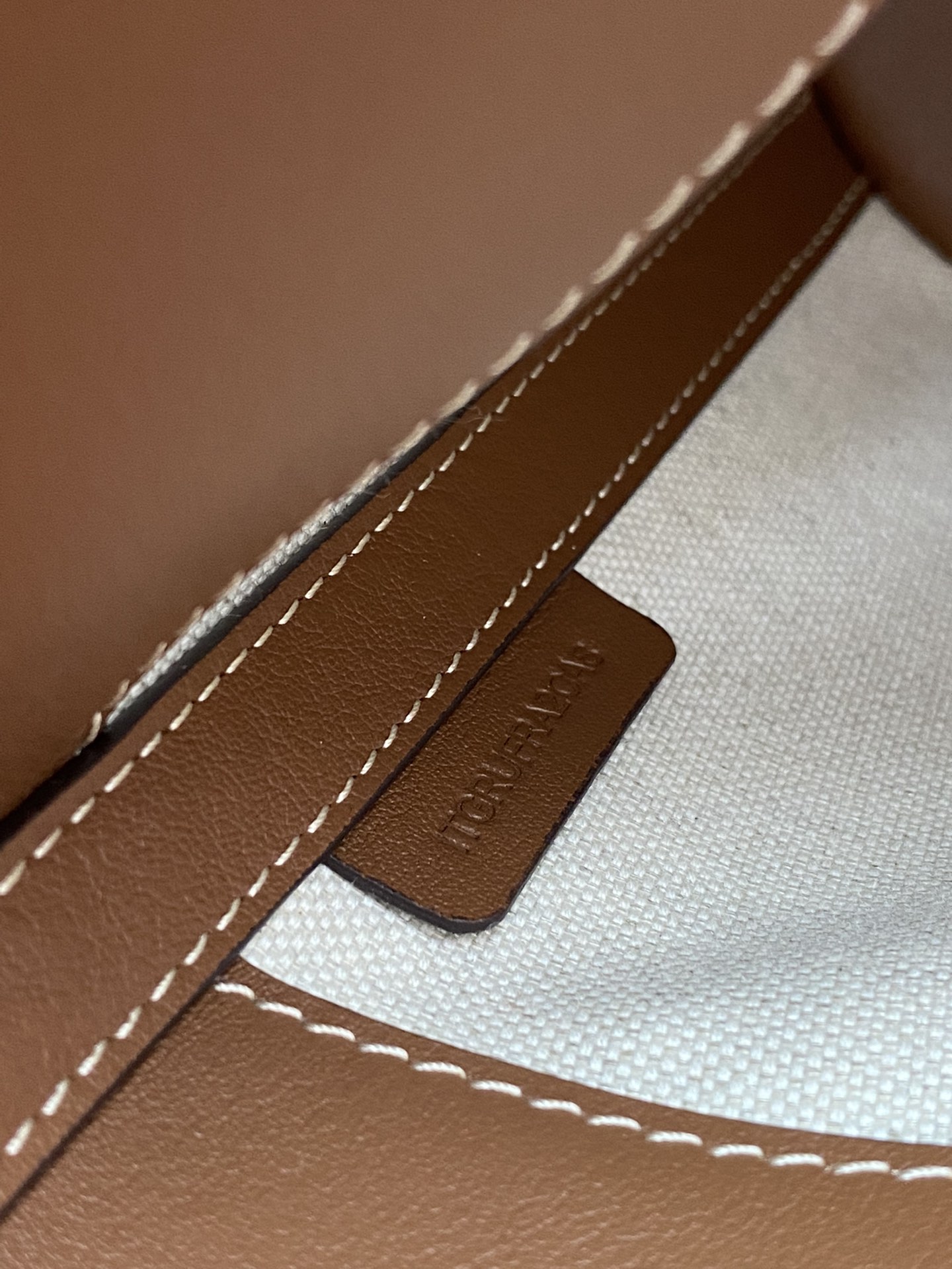 B**rry pocket bag-17 x 12 x 26cm
