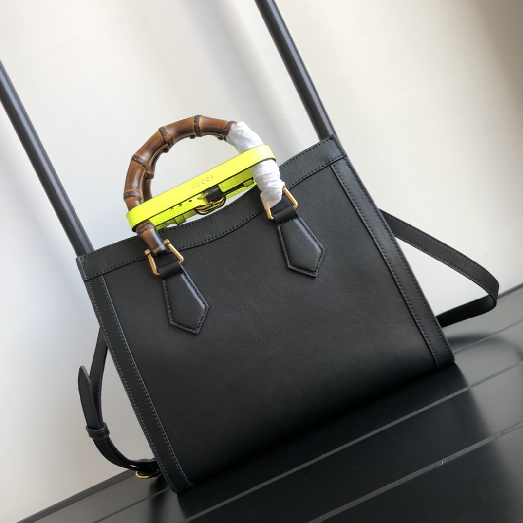 G*u*i diana top handbags
