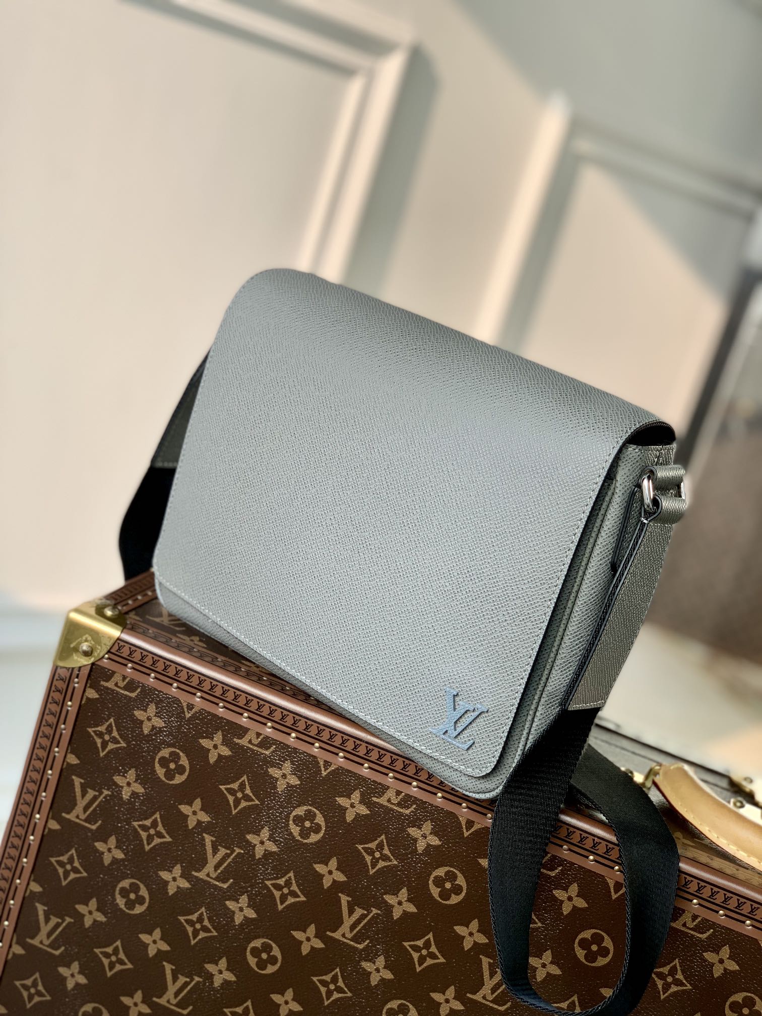 l0*is V*t0n district messenger bag-m46255-26*20*7cm