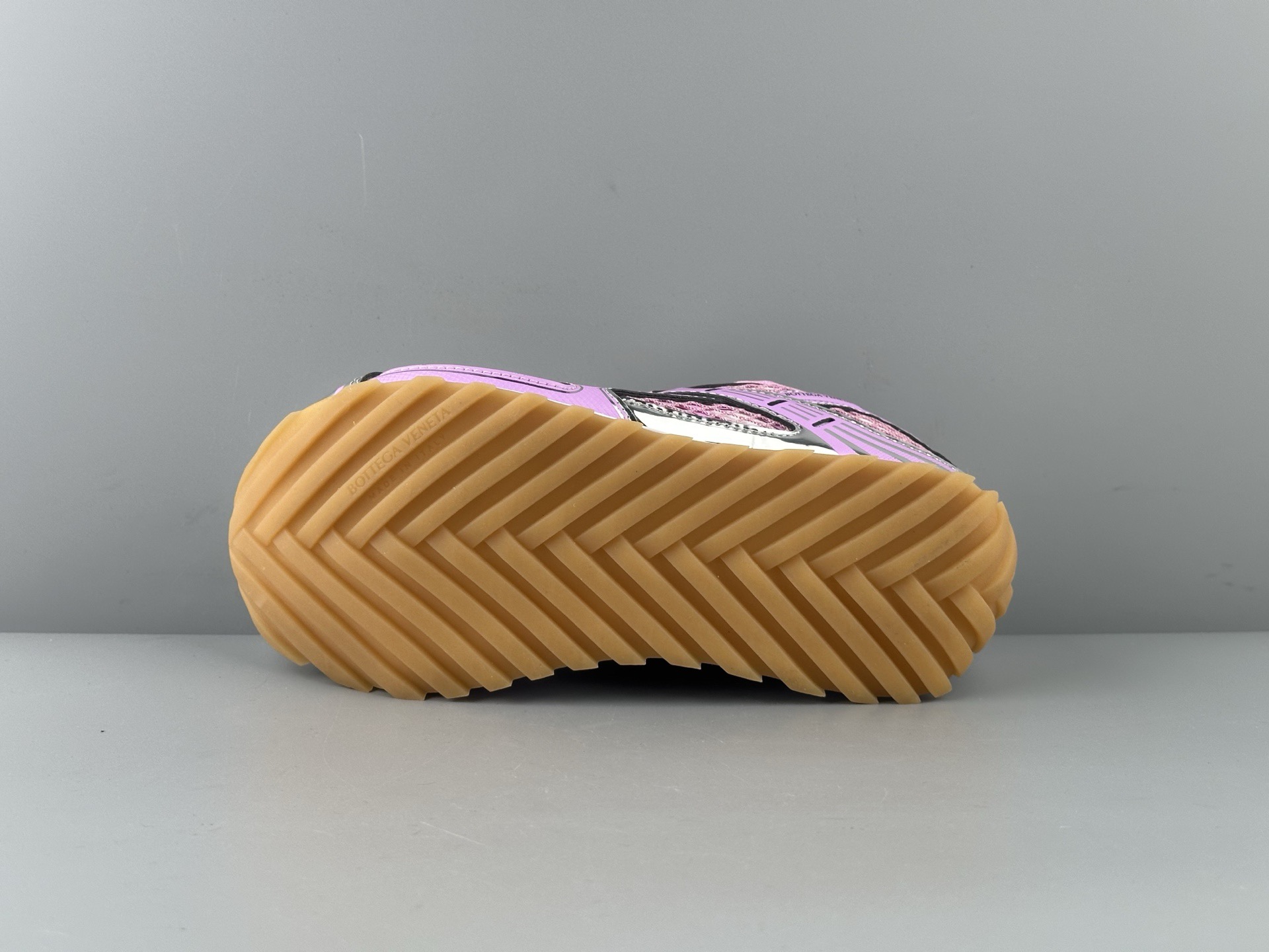 b0tt*ga Ven*ta orbit sneaker
