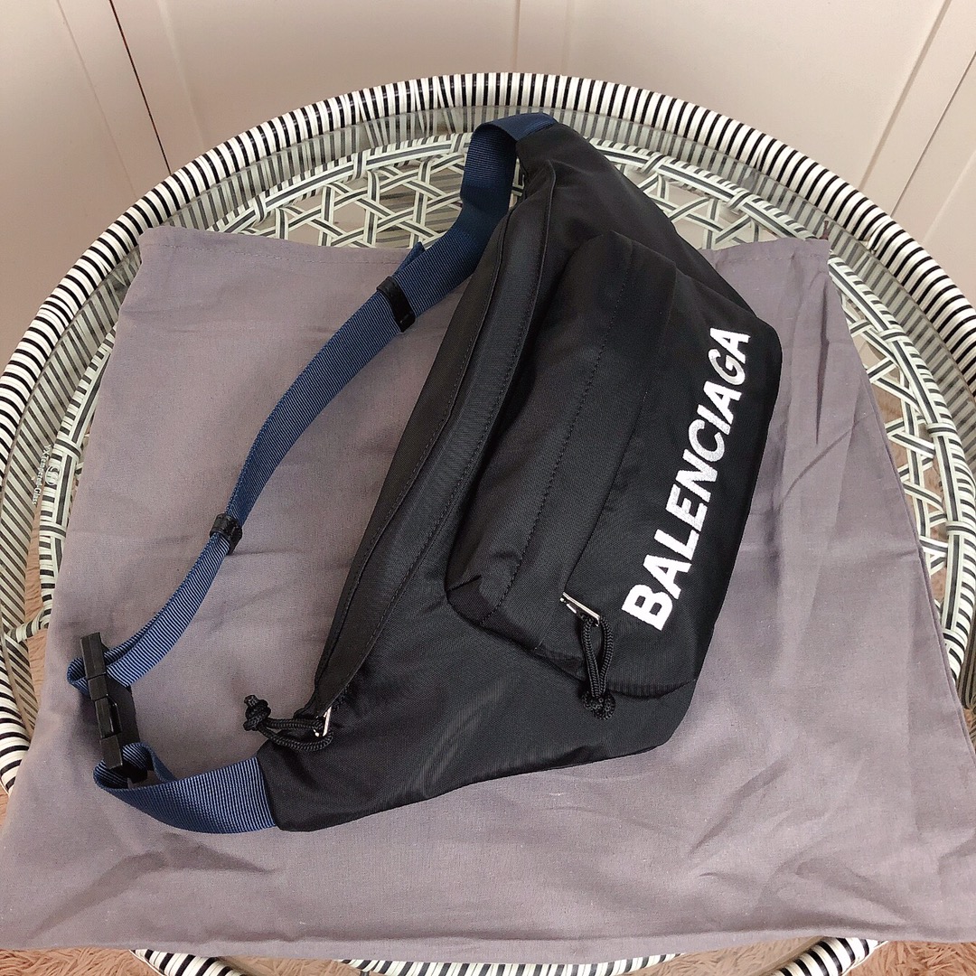 Ba*len*cia*ga crossbody bag-44*18*10cm