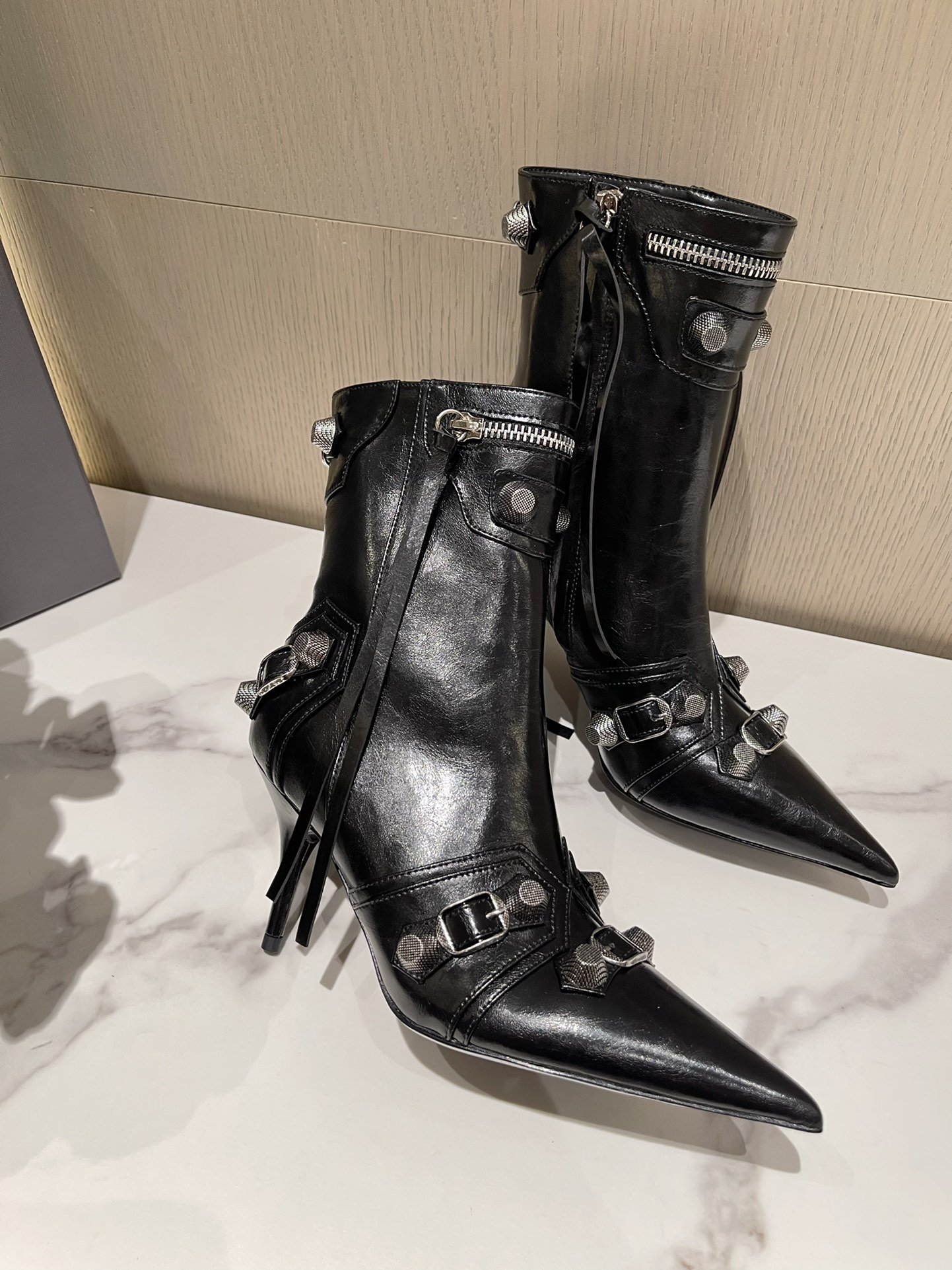 Ba*len*cia*ga boots