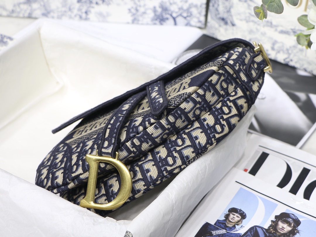 D*or saddle bag-25.5 x 20 x 6.5cm