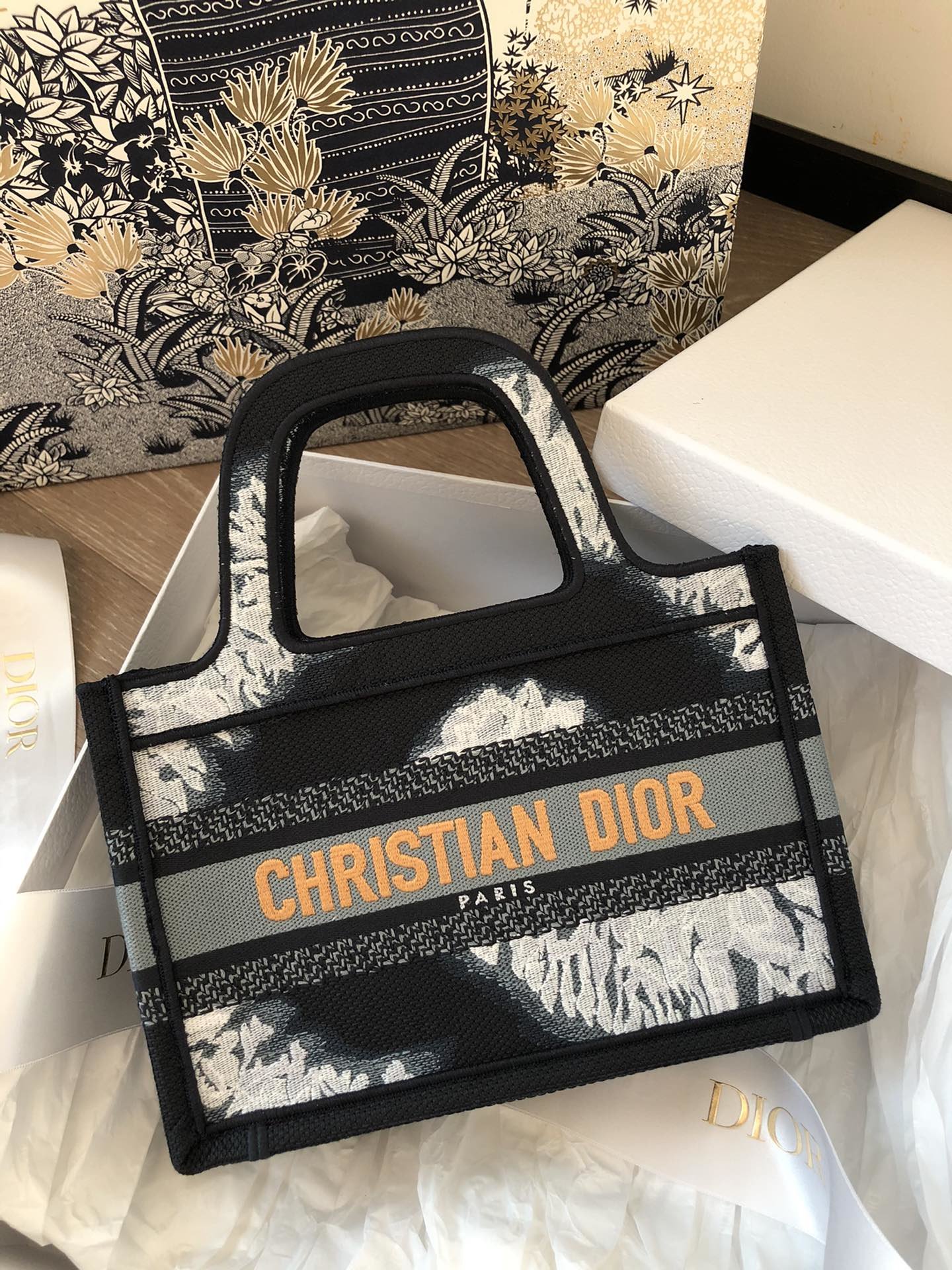D*or mini book tote-23*17*7cm
