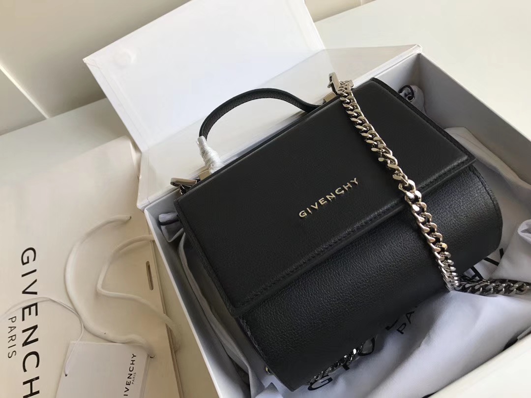 g1uenchy P*nd0ra bag-18cm