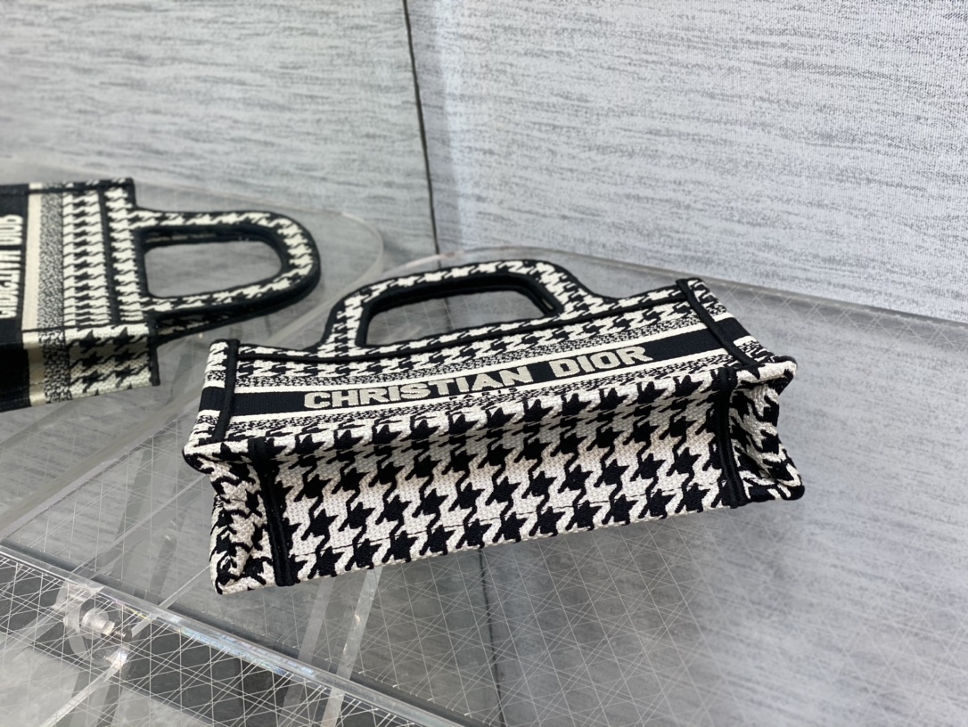 D*or mini book tote-23*17*7cm