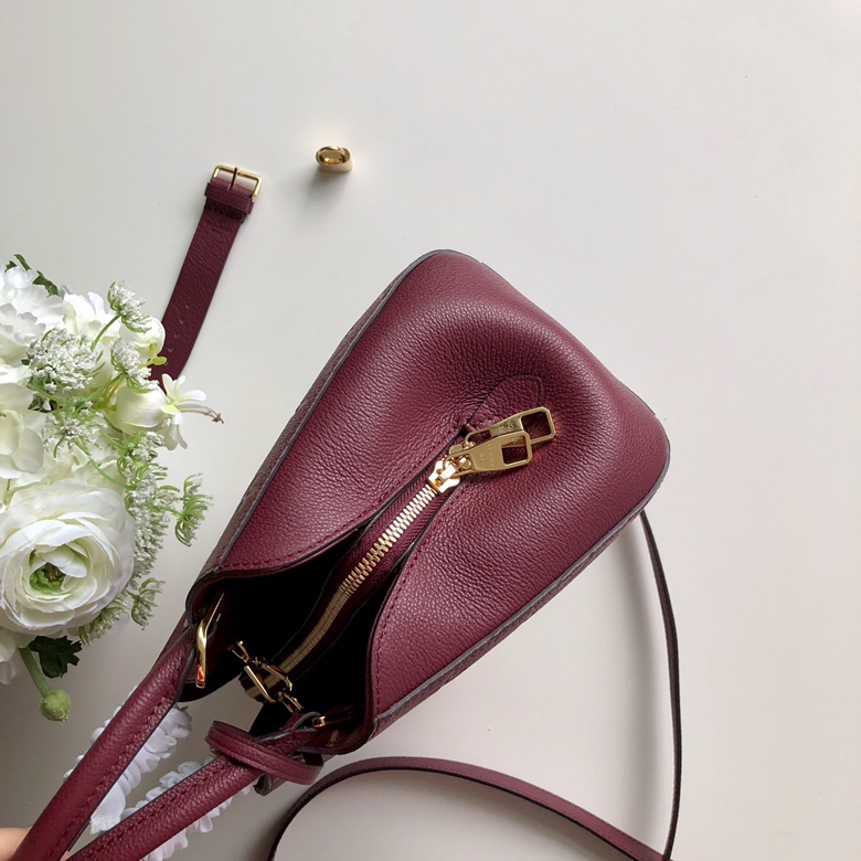l0*is V*t0n montaigne bb-29*20*13cm