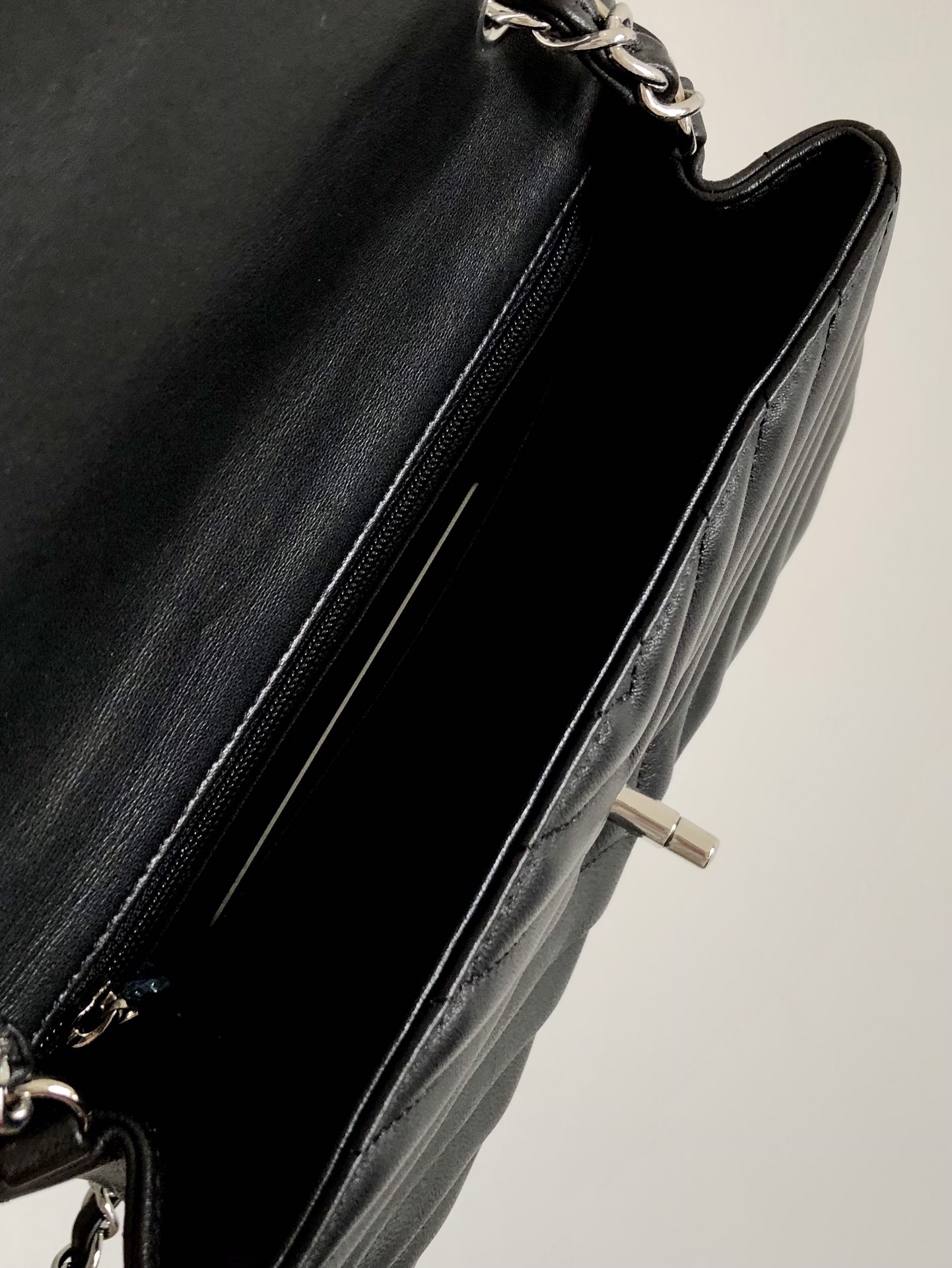 Ch@nel Flap Bag-Lambskin-Silver Hardware-20CM