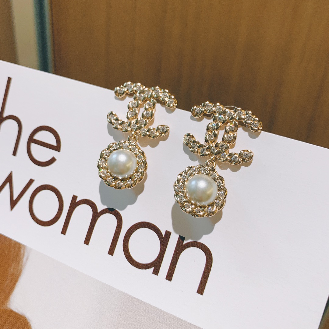 Ch@nel Earring