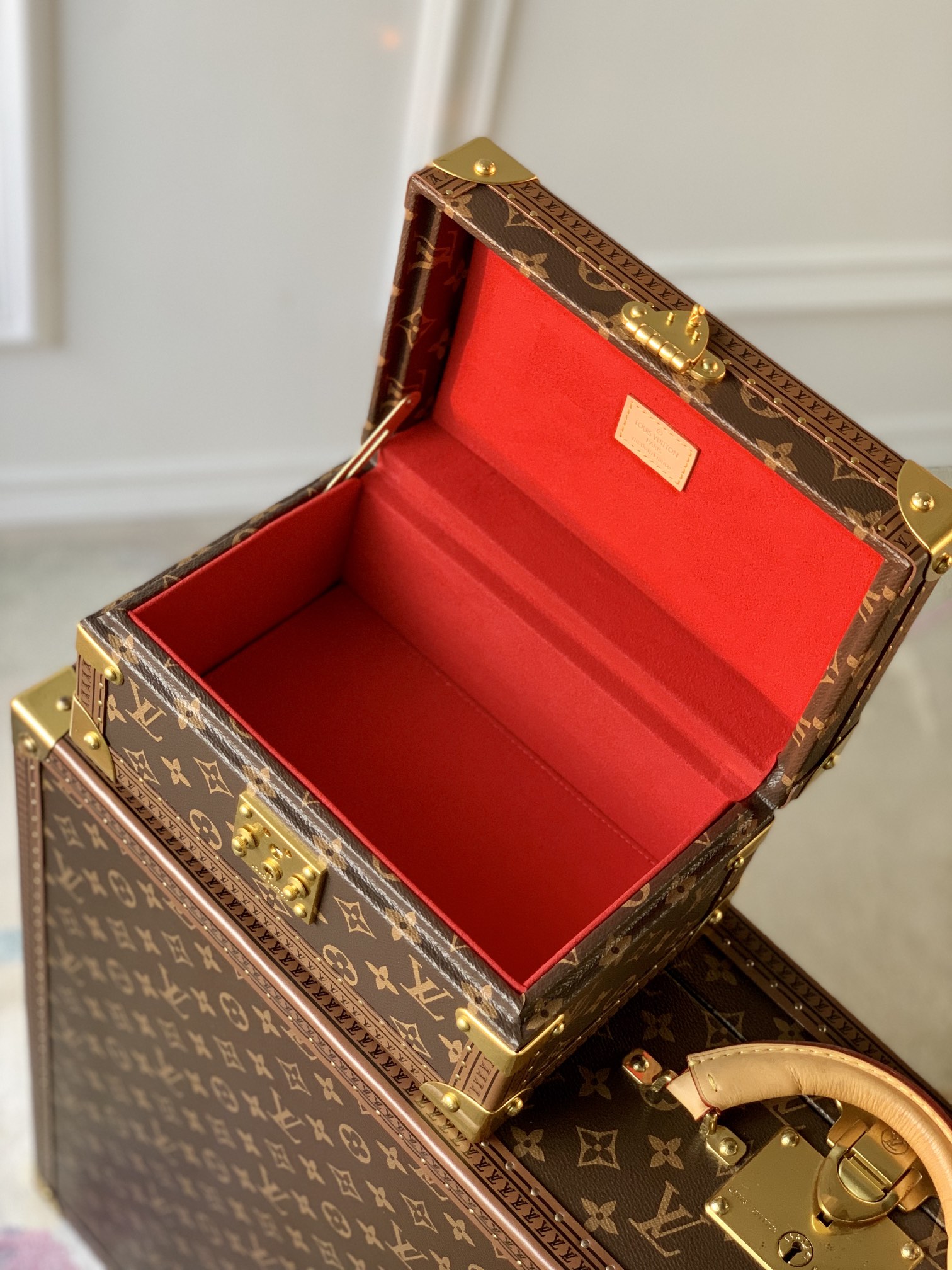 l0*is V*t0n jewelry box-24*13*17cm