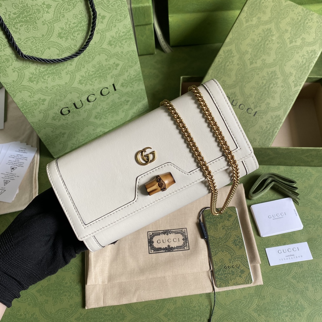 G*u*i chain bag-19*10*3.5cm