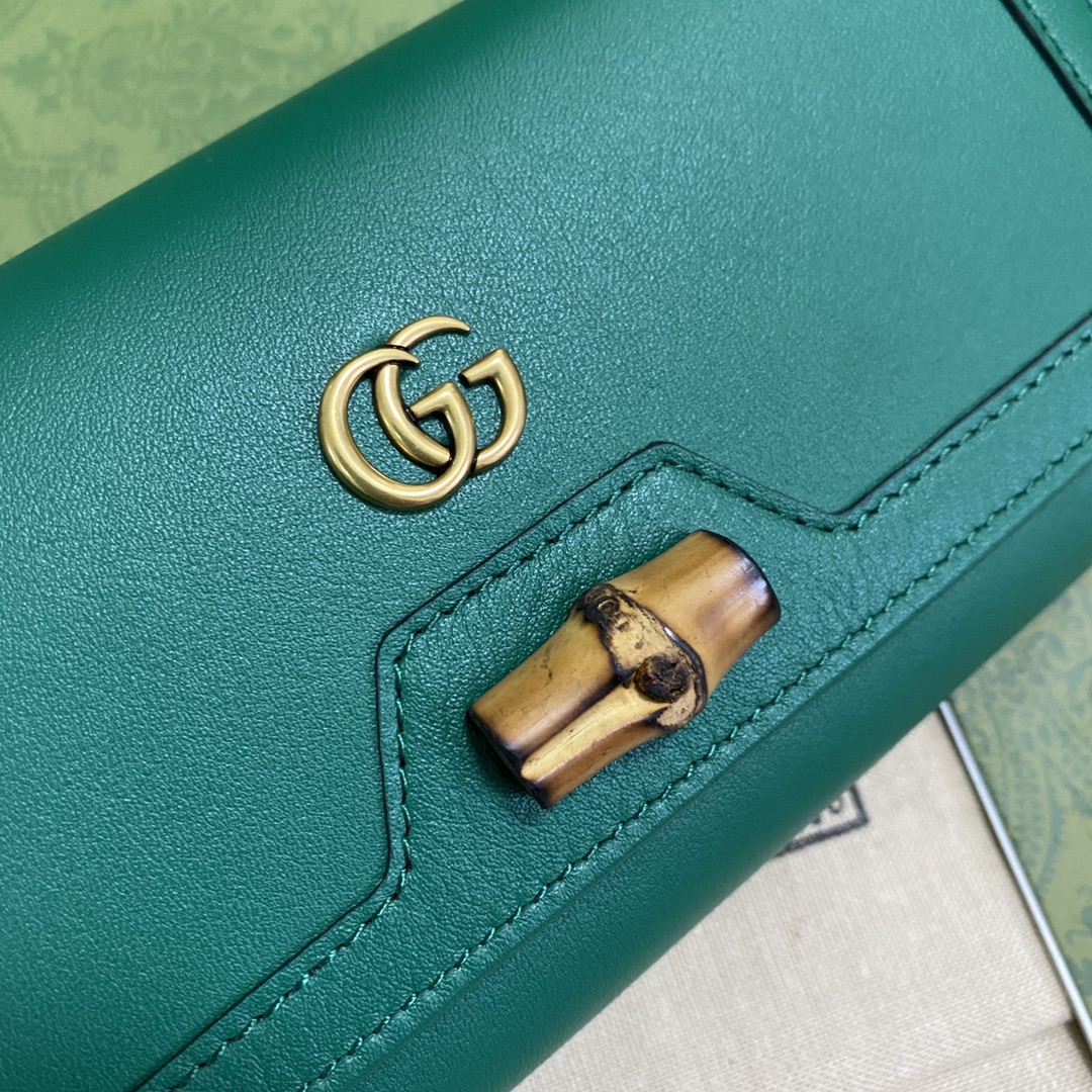 G*u*i chain bag-19*10*3.5cm