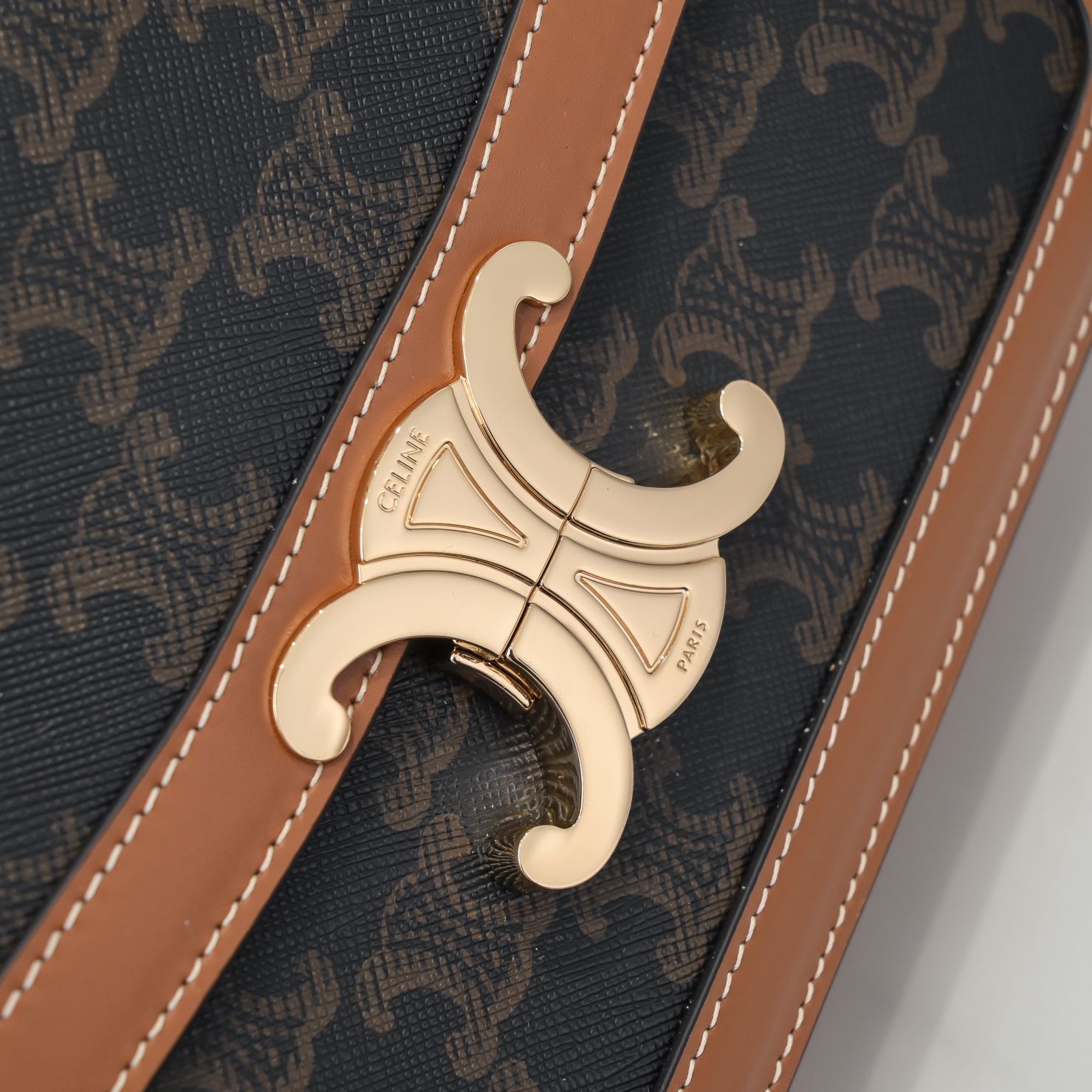 Celin Triomphe Shoulder Bag-22.5x16.5x7.5CM