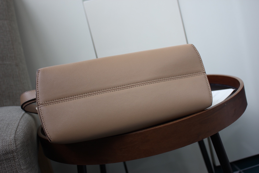 F**di by the way handbag-28*12*15cm