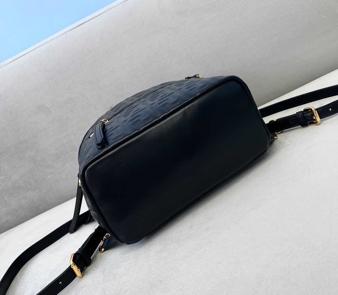 F**di backpack-22x10x22cm